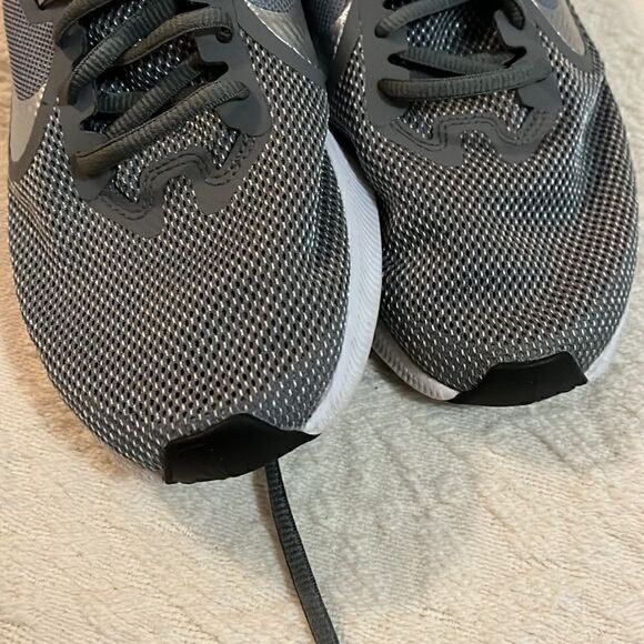 Nike - Picture 5 of 6